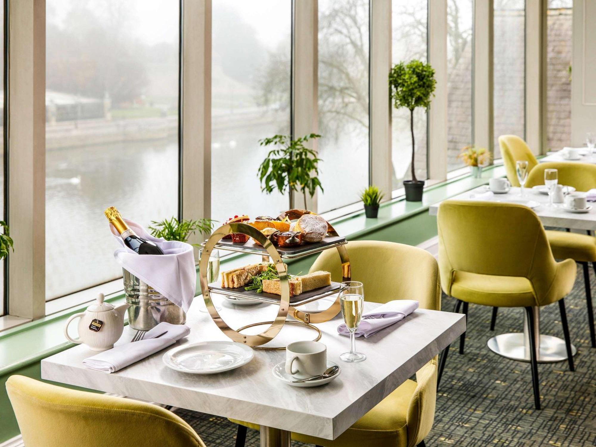 Mercure Bedford Centre Hotel Экстерьер фото